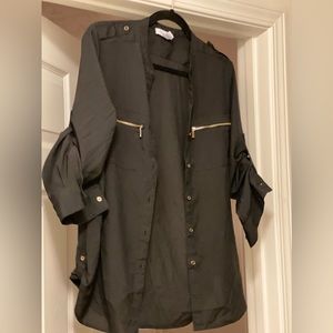 Calvin Klein Black Shear Button Down Collared Shirt w/ Gold buttons. Size Small.